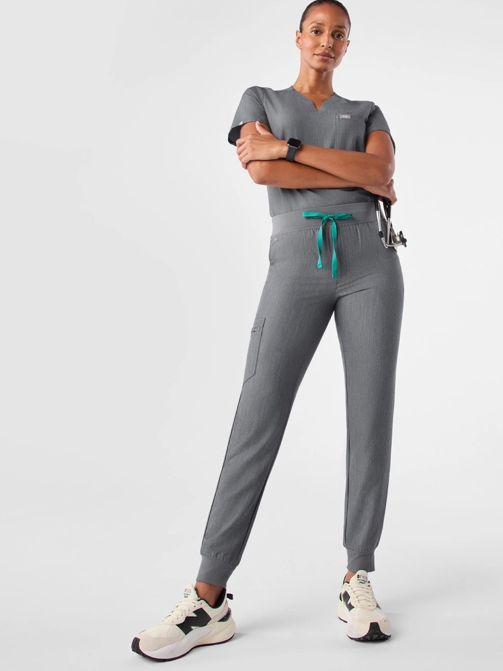 FIGS Women's Zamora Jogger Scrub Pants in Graphite Gray Size Small